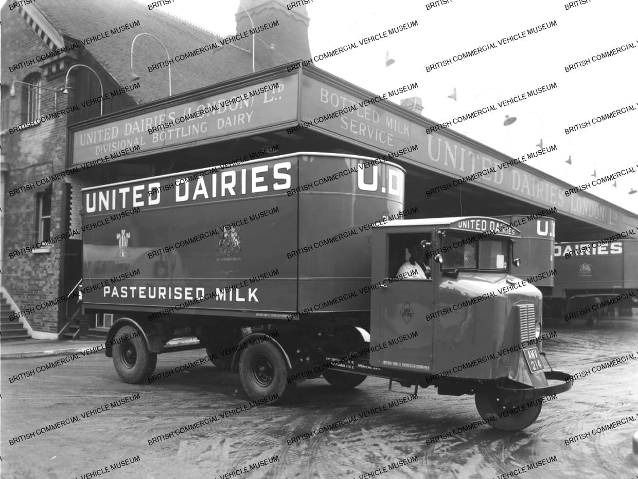 Scammell, Mechanical Horse/Box van/United Daries/S002914J